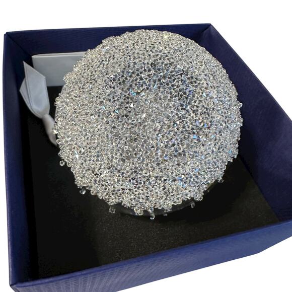 Swarovski Crystal 2018 Christmas Ball Ornament 5377678 Candle With Box - Picture 3 of 5